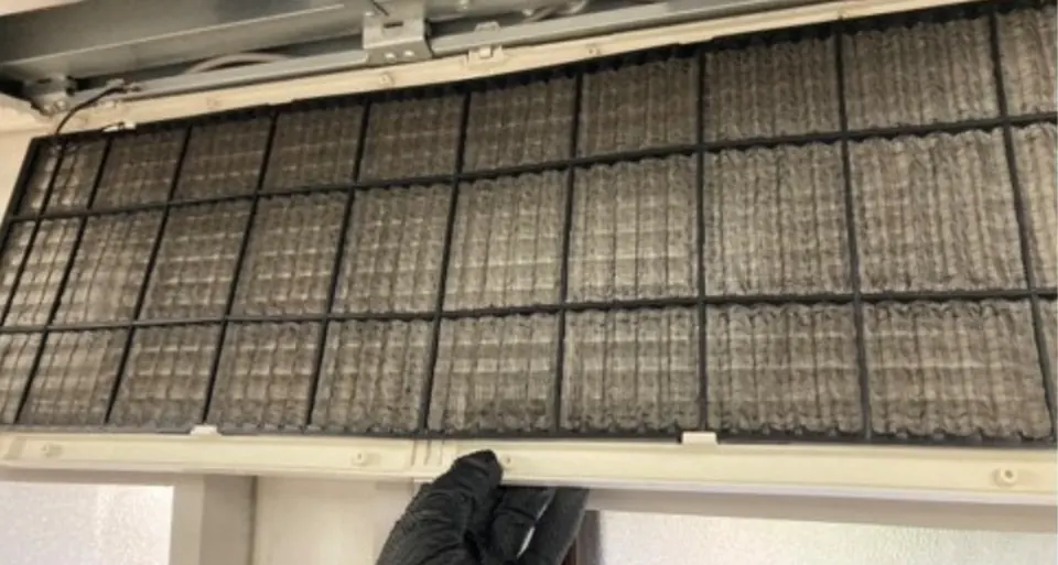 業務用空調機のフィルター部分(取り付け前)